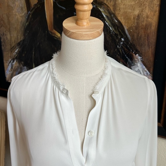 Club Monaco Tops - Like New Club Monaco White Feminine Top Size S